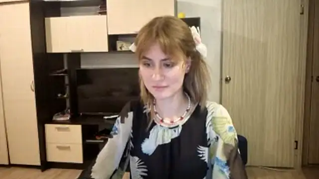 Snapshot of ElenoreHolguin chatting on 04/11/26, 04:22 ElenoreHolguin online show from 04/11/26, 04:22