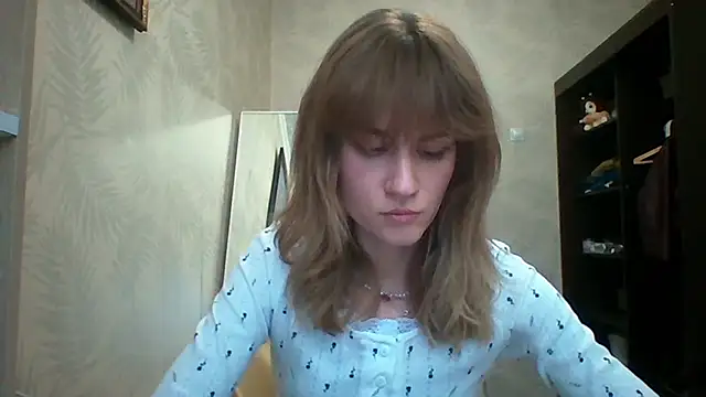 Snapshot of ElenoreHolguin chatting on 04/18/26, 01:26 ElenoreHolguin online show from 04/18/26, 01:26