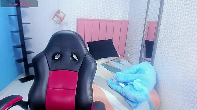 Snapshot of Maya_johnson2 chatting on 03/27/26, 03:45 Maya johnson2 online show from 03/27/26, 03:45