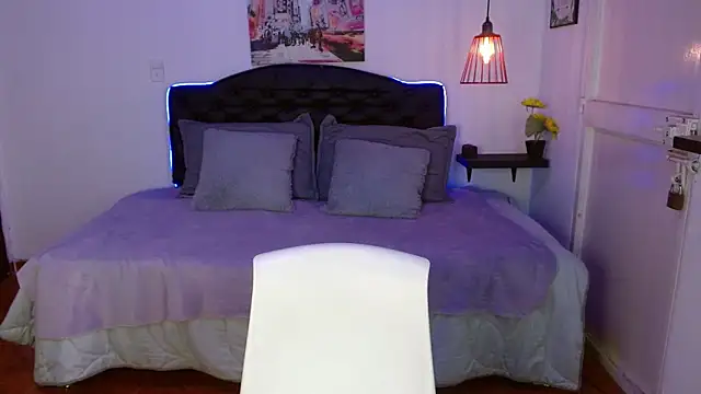 Snapshot of Mylu_xx chatting on 04/24/26, 01:24 Mylu xx online show from 04/24/26, 01:24