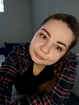 Snapshot of Riises chatting on 06/04/26, 01:06 Riises online show from 06/04/26, 01:06