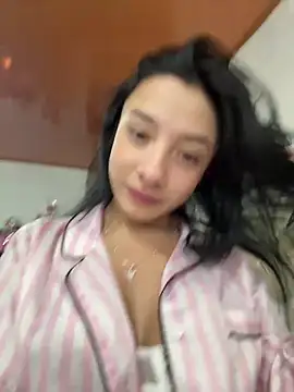 Snapshot of nami_rosee chatting on 05/29/26, 05:33 nami rosee online show from 05/29/26, 05:33