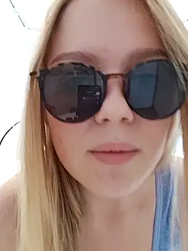 Snapshot of LittleForestELF2 chatting on 03/11/26, 11:27 LittleForestELF2 online show from 03/11/26, 11:27