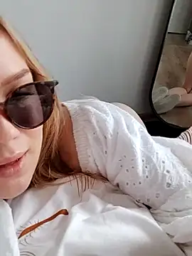 Snapshot of LittleForestELF2 chatting on 03/25/26, 03:45 LittleForestELF2 online show from 03/25/26, 03:45