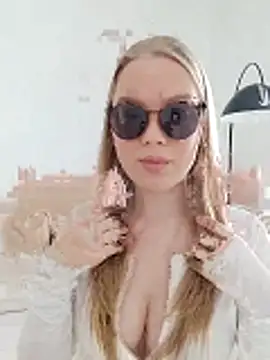 Snapshot of LittleForestELF2 chatting on 03/31/26, 05:30 LittleForestELF2 online show from 03/31/26, 05:30