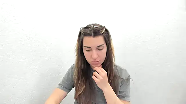 Snapshot of summmmersky1 chatting on 03/18/26, 03:48 summmmersky1 online show from 03/18/26, 03:48