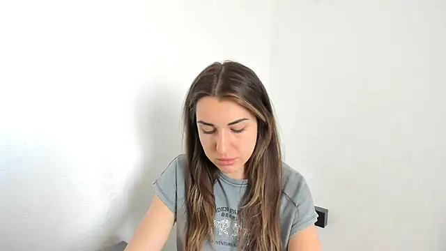 Snapshot of summmmersky1 chatting on 04/10/26, 12:32 summmmersky1 online show from 04/10/26, 12:32