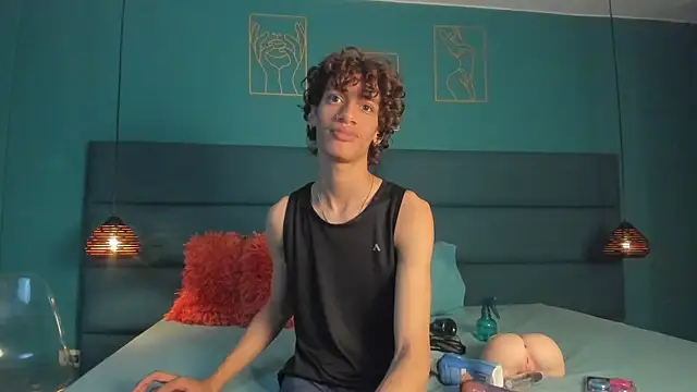 Snapshot of willturneer chatting on 03/16/26, 05:44 willturneer online show from 03/16/26, 05:44