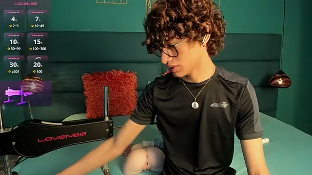 Snapshot of willturneer chatting on 04/06/26, 04:46 willturneer online show from 04/06/26, 04:46