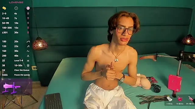 Snapshot of willturneer chatting on 04/15/26, 04:30 willturneer online show from 04/15/26, 04:30