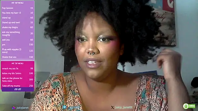 Snapshot of juicy_janet chatting on 03/18/26, 06:22 juicy janet online show from 03/18/26, 06:22