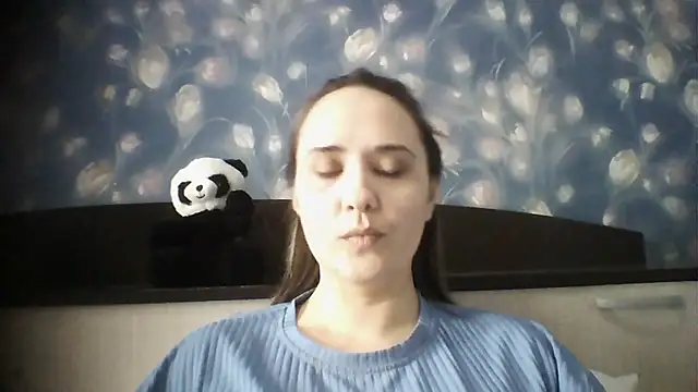 Snapshot of Alisa07qw chatting on 03/27/26, 04:07 Alisa07qw online show from 03/27/26, 04:07