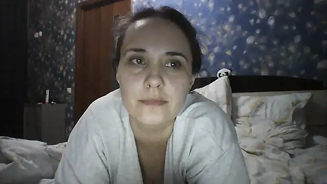 Snapshot of Alisa07qw chatting on 04/13/26, 02:22 Alisa07qw online show from 04/13/26, 02:22