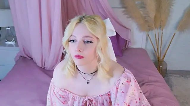 Snapshot of Sabrina_Roose chatting on 03/19/26, 01:26 Sabrina Roose online show from 03/19/26, 01:26