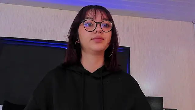 Snapshot of LilithBluum chatting on 03/23/26, 11:36 LilithBluum online show from 03/23/26, 11:36