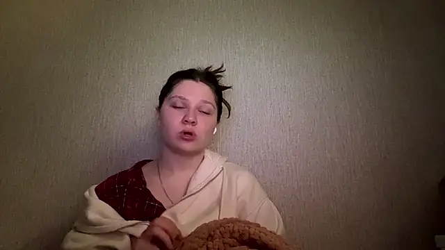 Snapshot of Emmiebutwihu chatting on 03/16/26, 08:02 Emmiebutwihu online show from 03/16/26, 08:02