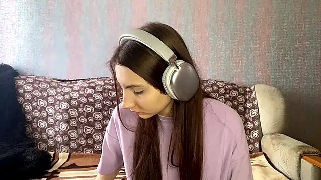 Snapshot of AlisaBloom chatting on 03/14/26, 10:10 AlisaBloom online show from 03/14/26, 10:10