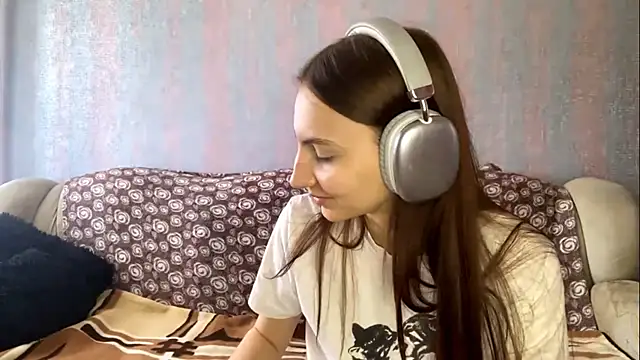 Snapshot of AlisaBloom chatting on 03/15/26, 10:10 AlisaBloom online show from 03/15/26, 10:10