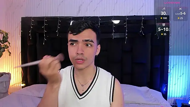 Snapshot of NicoKinggs_ chatting on 03/12/26, 12:11 NicoKinggs online show from 03/12/26, 12:11