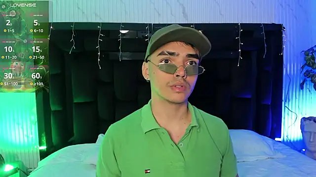 Snapshot of NicoKinggs_ chatting on 03/17/26, 11:35 NicoKinggs online show from 03/17/26, 11:35