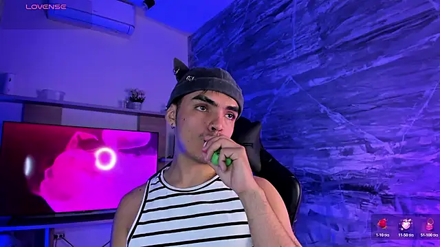 Snapshot of NicoKinggs_ chatting on 04/05/26, 01:52 NicoKinggs online show from 04/05/26, 01:52