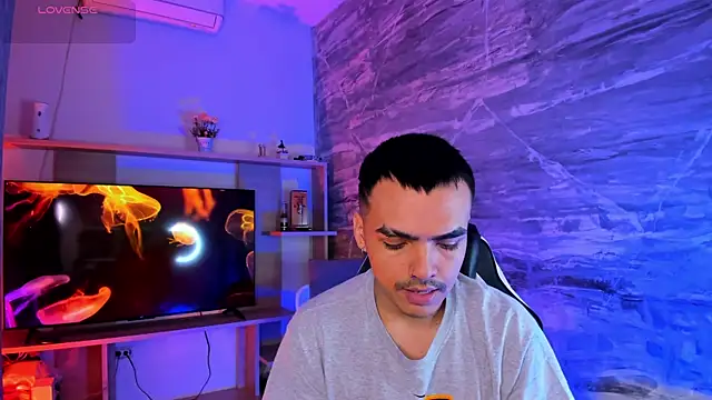 Snapshot of NicoKinggs_ chatting on 04/15/26, 01:07 NicoKinggs online show from 04/15/26, 01:07