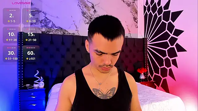 Snapshot of NicoKinggs_ chatting on 04/19/26, 12:04 NicoKinggs online show from 04/19/26, 12:04