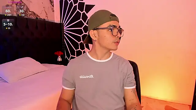 NicoKinggs  online show from 04/30/26, 12:44