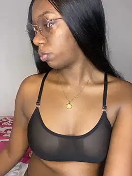 Snapshot of GaiaFiore chatting on 04/11/26, 09:35 GaiaFiore online show from 04/11/26, 09:35