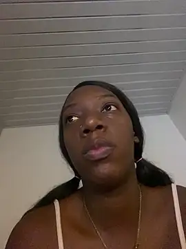 Snapshot of GaiaFiore chatting on 04/17/26, 10:18 GaiaFiore online show from 04/17/26, 10:18