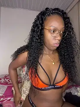 Snapshot of GaiaFiore chatting on 04/19/26, 09:30 GaiaFiore online show from 04/19/26, 09:30