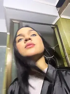 Snapshot of Bella-Ferrer chatting on 03/13/26, 06:14 Bella-Ferrer online show from 03/13/26, 06:14