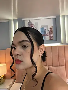 Snapshot of Bella-Ferrer chatting on 03/24/26, 06:46 Bella-Ferrer online show from 03/24/26, 06:46