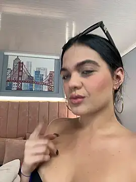 Snapshot of Bella-Ferrer chatting on 03/26/26, 06:46 Bella-Ferrer online show from 03/26/26, 06:46