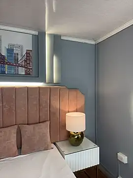 Snapshot of Bella-Ferrer chatting on 04/01/26, 06:27 Bella-Ferrer online show from 04/01/26, 06:27