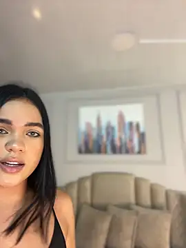 Snapshot of Bella-Ferrer chatting on 04/14/26, 06:14 Bella-Ferrer online show from 04/14/26, 06:14