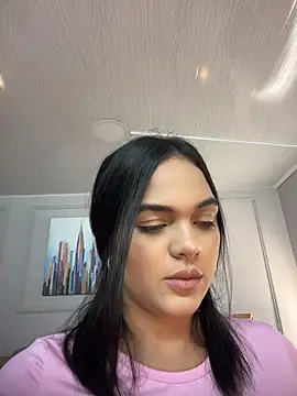 Snapshot of Bella-Ferrer chatting on 04/16/26, 06:09 Bella-Ferrer online show from 04/16/26, 06:09