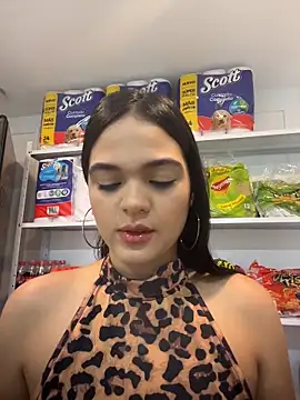 Snapshot of Bella-Ferrer chatting on 05/15/26, 05:09 Bella-Ferrer online show from 05/15/26, 05:09