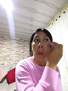 Snapshot of Camillemonroe_ chatting on 04/13/26, 09:26 Camillemonroe online show from 04/13/26, 09:26