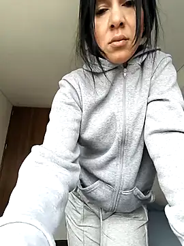 Snapshot of Camillemonroe_ chatting on 04/17/26, 12:41 Camillemonroe online show from 04/17/26, 12:41