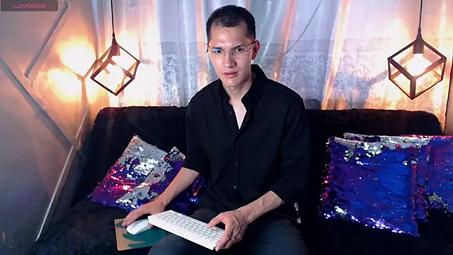 Snapshot of MilanDavid1 chatting on 03/13/26, 05:41 MilanDavid1 online show from 03/13/26, 05:41