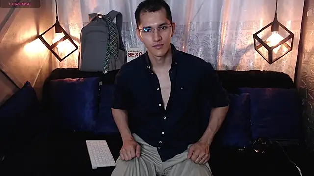 Snapshot of MilanDavid1 chatting on 03/14/26, 05:18 MilanDavid1 online show from 03/14/26, 05:18