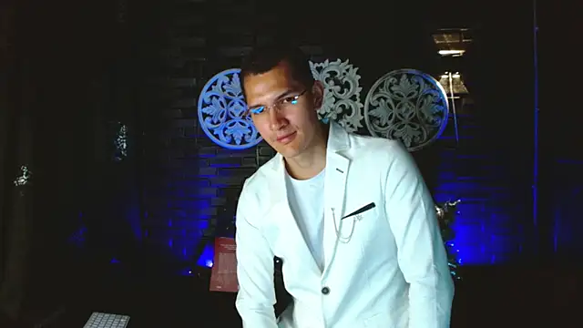 Snapshot of MilanDavid1 chatting on 03/28/26, 05:45 MilanDavid1 online show from 03/28/26, 05:45