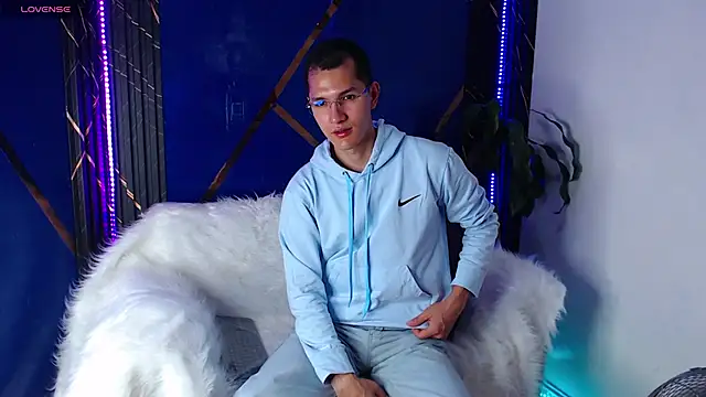 Snapshot of MilanDavid1 chatting on 04/01/26, 05:32 MilanDavid1 online show from 04/01/26, 05:32