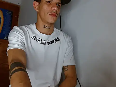 Snapshot of ethanchamo chatting on 03/15/26, 08:26 ethanchamo online show from 03/15/26, 08:26