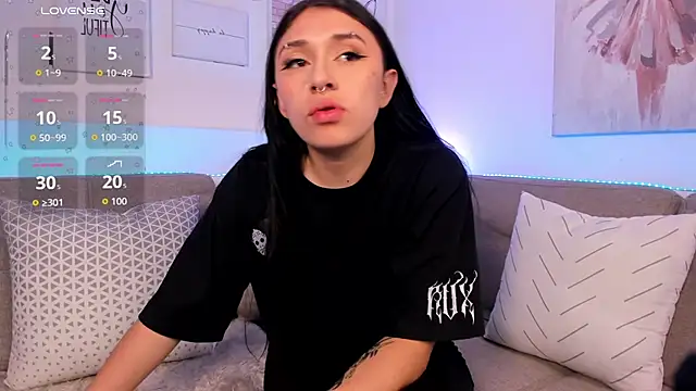 Snapshot of Zoey_monroe chatting on 06/19/26, 01:26 Zoey monroe online show from 06/19/26, 01:26