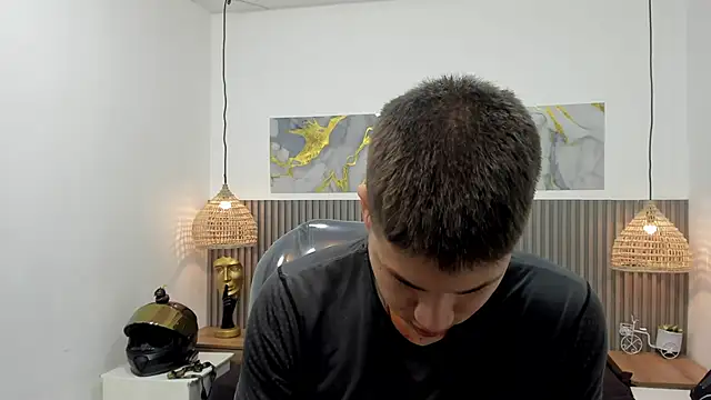 AlessandroFranco online show from 04/18/26, 01:04