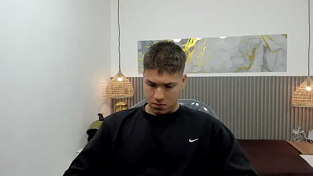AlessandroFranco online show from 04/21/26, 01:28