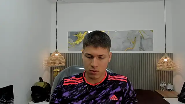 AlessandroFranco online show from 04/24/26, 01:24
