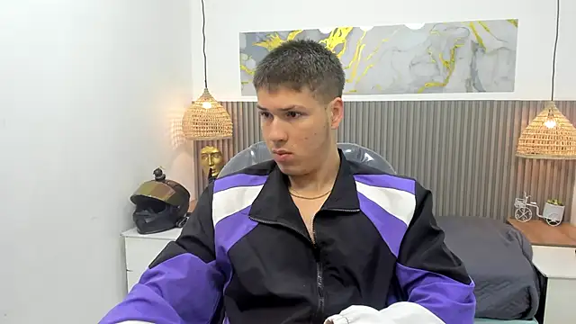 Snapshot of AlessandroFranco chatting on 04/30/26, 01:17 AlessandroFranco online show from 04/30/26, 01:17